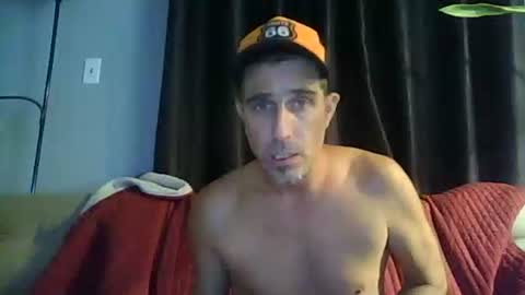 Snapshot of fouraide42 chatting on September 16, 1:40 am fouraide42 online show from September 16, 1:40 am
