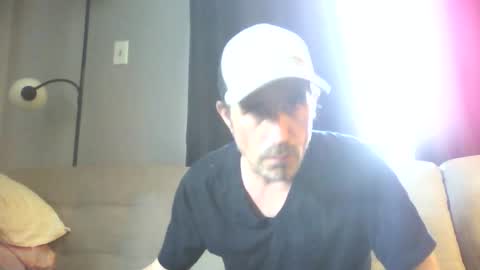 Snapshot of fouraide42 chatting on February 21, 7:43 pm fouraide42 online show from February 21, 7:43 pm