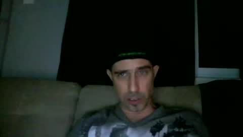 Snapshot of fouraide42 chatting on March 2, 7:21 am fouraide42 online show from March 2, 7:21 am