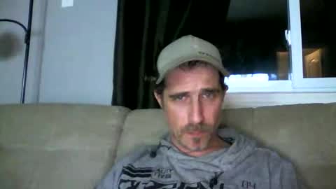 Snapshot of fouraide42 chatting on February 21, 4:18 am fouraide42 online show from February 21, 4:18 am
