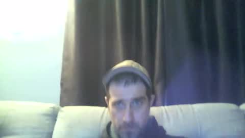 Snapshot of fouraide42 chatting on February 9, 6:43 am fouraide42 online show from February 9, 6:43 am