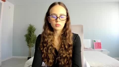 Kira online show from October 1, 1:59 am