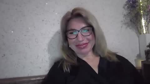 fox_red_lady7 online show from March 6, 8:52 pm