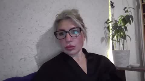 fox_red_lady7 online show from November 17, 5:04 pm