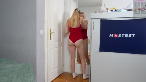 CUSTOM PHOTOS AND VIDEOS -  online show from December 1, 4:32 pm