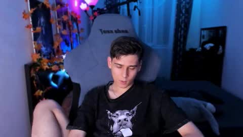 Foxicfu online show from October 7, 6:37 pm