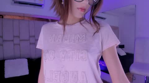 fox with 3 xs  online show from March 27, 8:21 pm