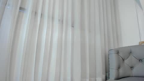 Snapshot of foxy200__ chatting on February 3, 11:05 pm Foxy online show from February 3, 11:05 pm