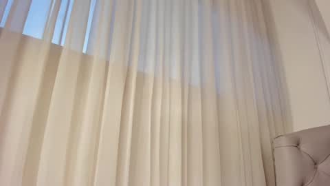 Snapshot of foxy200__ chatting on February 14, 11:09 pm Foxy online show from February 14, 11:09 pm
