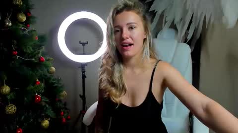 Foxy online show from December 17, 12:50 am