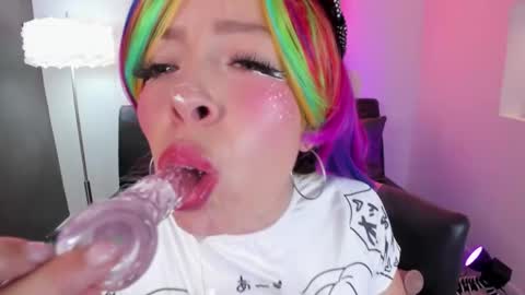 Miss Evans online show from February 21, 6:22 pm