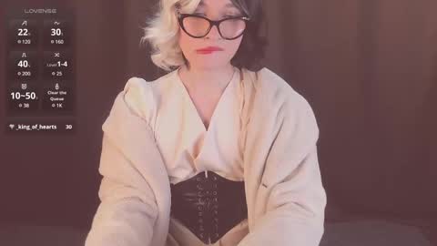 Snapshot of foxy_jpg chatting on February 28, 9:33 pm Sue online show from February 28, 9:33 pm