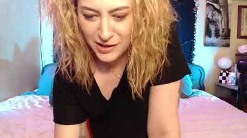 Mallory Koxx online show from June 26, 8:09 am