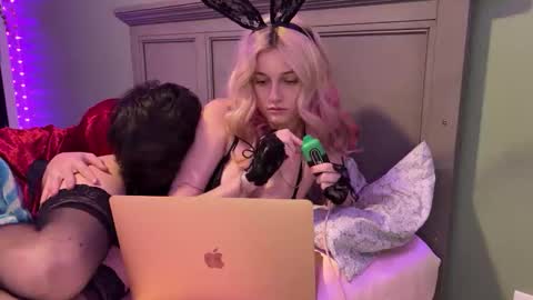 roxie online show from October 24, 4:35 am