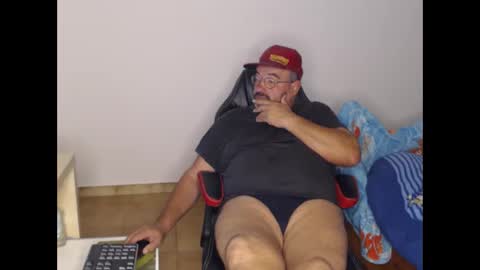 Snapshot of fraboys chatting on October 4, 7:28 am Fraboys online show from October 4, 7:28 am