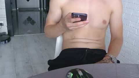 Snapshot of frame_tamer888 chatting on September 12, 1:13 pm frame_tamer888 online show from September 12, 1:13 pm