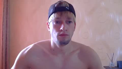 frame_tamer888 online show from May 16, 8:33 am