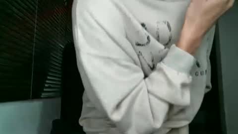 Snapshot of franccesco_699 chatting on February 21, 1:33 am franccesco_699 online show from February 21, 1:33 am