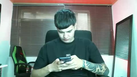 Snapshot of franccesco_699 chatting on September 9, 5:46 pm franccesco_699 online show from September 9, 5:46 pm