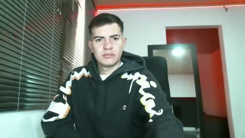 Snapshot of franccesco_699 chatting on January 26, 3:25 pm franccesco_699 online show from January 26, 3:25 pm