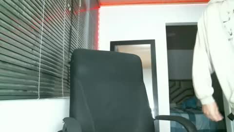 Snapshot of franccesco_699 chatting on March 10, 12:18 am franccesco_699 online show from March 10, 12:18 am