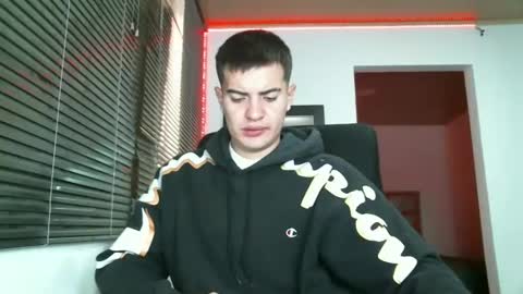 Snapshot of franccesco_699 chatting on January 24, 4:39 pm franccesco_699 online show from January 24, 4:39 pm