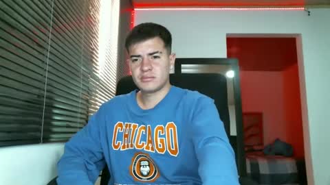 Snapshot of franccesco_699 chatting on February 20, 5:30 pm franccesco_699 online show from February 20, 5:30 pm