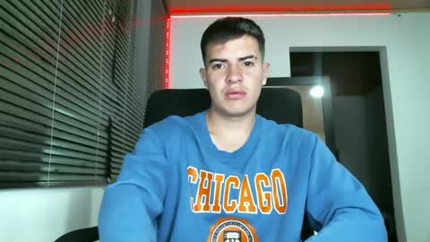 Snapshot of franccesco_699 chatting on February 26, 12:20 am franccesco_699 online show from February 26, 12:20 am
