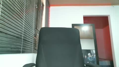 Snapshot of franccesco_699 chatting on March 6, 4:07 pm franccesco_699 online show from March 6, 4:07 pm