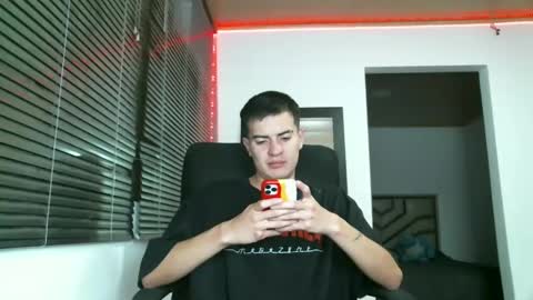 Snapshot of franccesco_699 chatting on February 3, 2:03 am franccesco_699 online show from February 3, 2:03 am