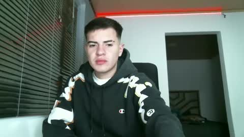 Snapshot of franccesco_699 chatting on February 4, 2:39 am franccesco_699 online show from February 4, 2:39 am
