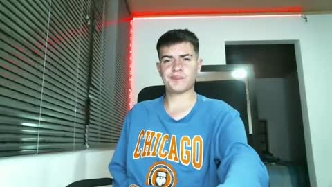 Snapshot of franccesco_699 chatting on February 15, 12:26 am franccesco_699 online show from February 15, 12:26 am