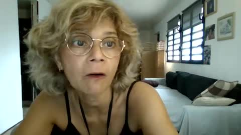 francelune online show from February 21, 1:55 pm