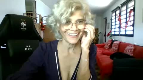 francelune online show from December 22, 8:05 am