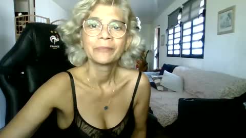 francelune online show from January 12, 12:01 pm
