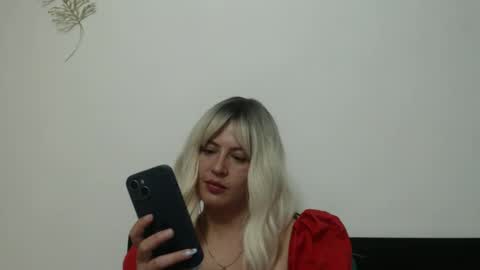 Snapshot of francescaasmith chatting on February 25, 12:25 am Francesca online show from February 25, 12:25 am