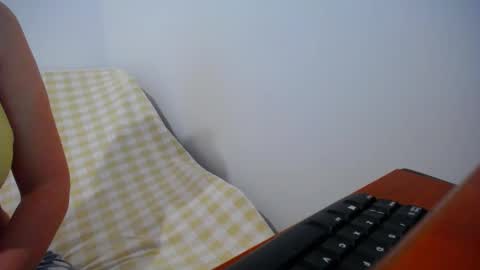 Snapshot of franceskcaa chatting on February 18, 6:37 pm franceskcaa online show from February 18, 6:37 pm