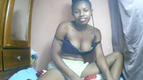 Snapshot of franciefrancie chatting on March 3, 3:11 pm francilla online show from March 3, 3:11 pm
