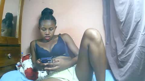 Snapshot of franciefrancie chatting on March 3, 6:13 pm francilla online show from March 3, 6:13 pm