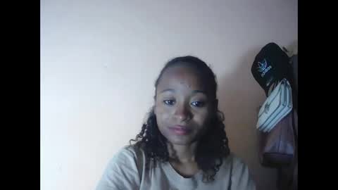 Snapshot of francine925426 chatting on October 25, 2:17 pm francine925426 online show from October 25, 2:17 pm