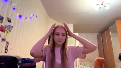 Melissa online show from November 13, 4:09 pm