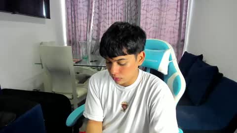 Snapshot of franco_rizzo01 chatting on February 23, 10:20 pm frank online show from February 23, 10:20 pm
