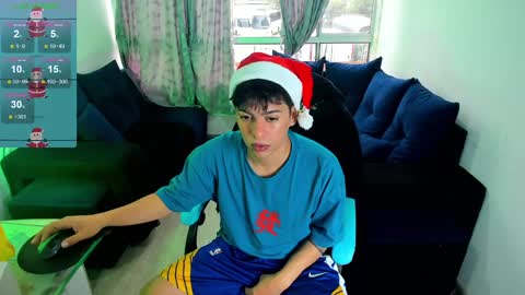 Snapshot of franco_rizzo01 chatting on December 30, 9:19 pm frank online show from December 30, 9:19 pm