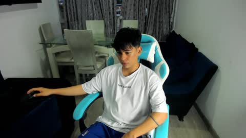 Snapshot of franco_rizzo01 chatting on February 6, 10:53 pm frank online show from February 6, 10:53 pm