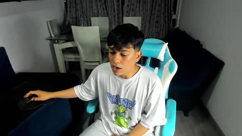 Snapshot of franco_rizzo01 chatting on February 7, 11:24 pm frank online show from February 7, 11:24 pm