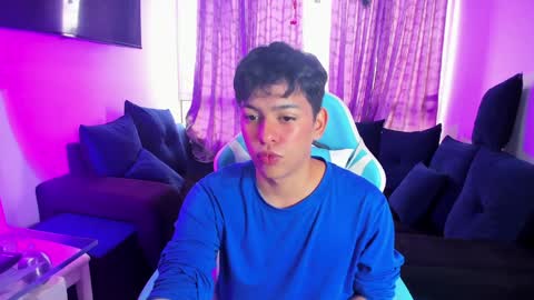 Snapshot of franco_rizzo01 chatting on January 5, 8:52 pm frank online show from January 5, 8:52 pm