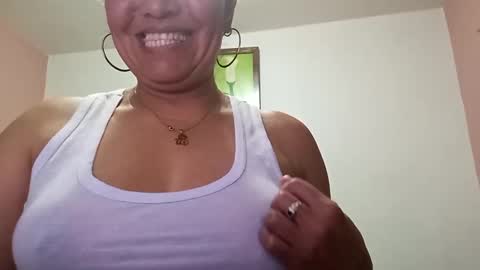 Snapshot of francy_froz chatting on January 15, 4:36 am francy froz online show from January 15, 4:36 am