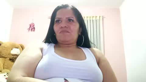 Snapshot of francy_froz chatting on March 8, 3:50 am francy froz online show from March 8, 3:50 am