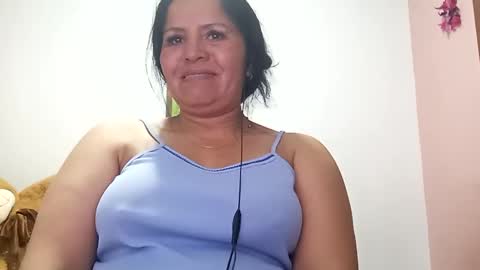 Snapshot of francy_froz chatting on February 19, 5:49 am francy froz online show from February 19, 5:49 am