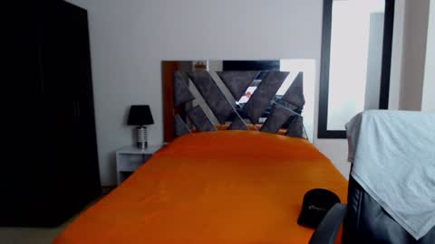 Snapshot of frank_heaven_shore chatting on February 8, 3:42 pm Frank online show from February 8, 3:42 pm
